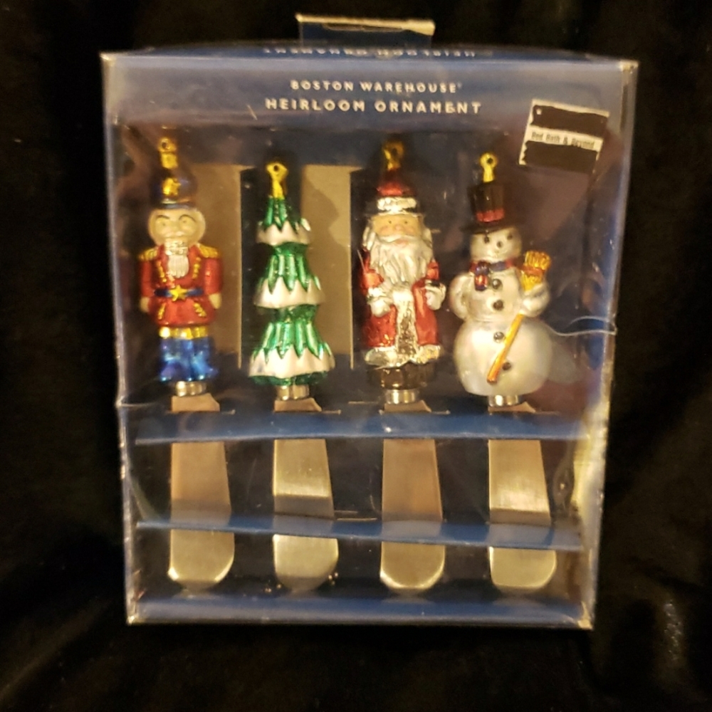 Boston Warehouse Heirloom spreaders - Christmas